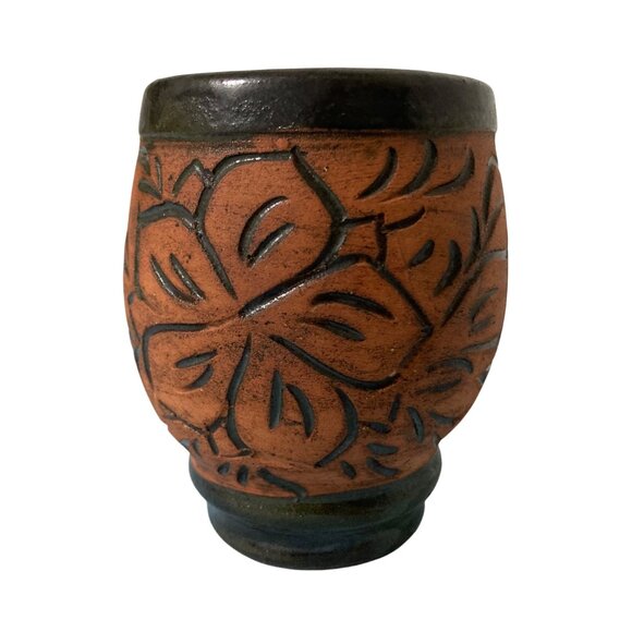 Terracotta Pottery Vase With Flower Design - Picture 3 of 7